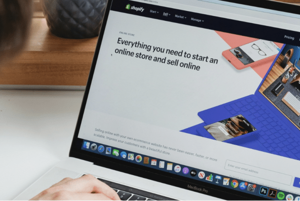 Ordinateur sur page template shopify