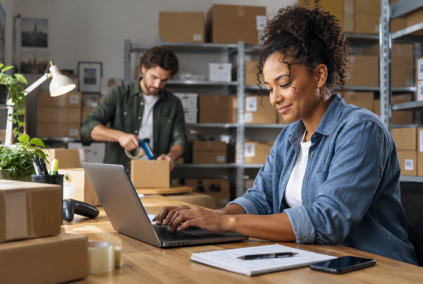 Bureau Femme E-commerce B2B